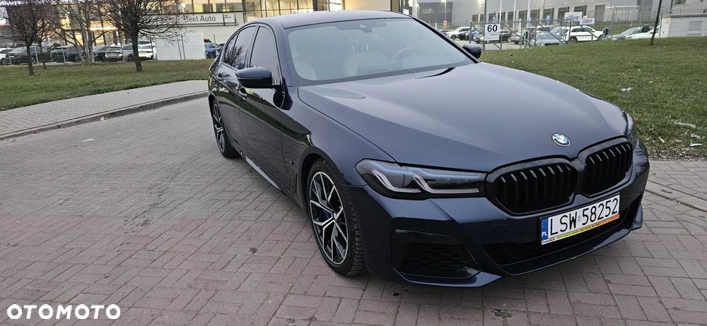 BMW Seria 5 M550i xDrive - 4