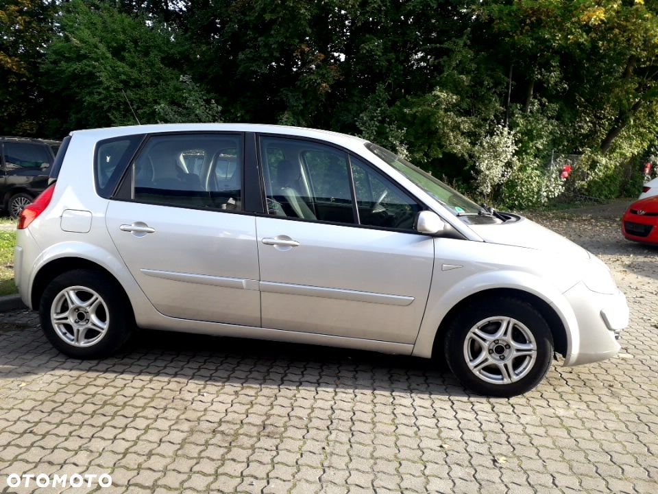 Renault Scenic 1.6 16V Confort Expression - 28