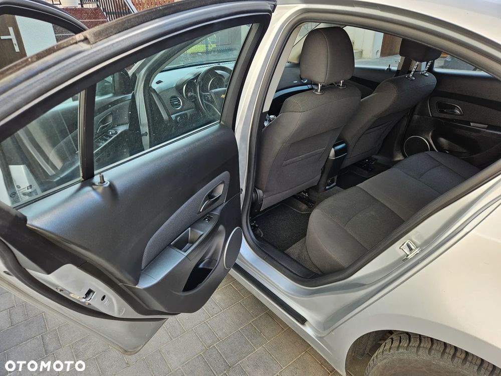 Chevrolet Cruze 1.8 LT - 17
