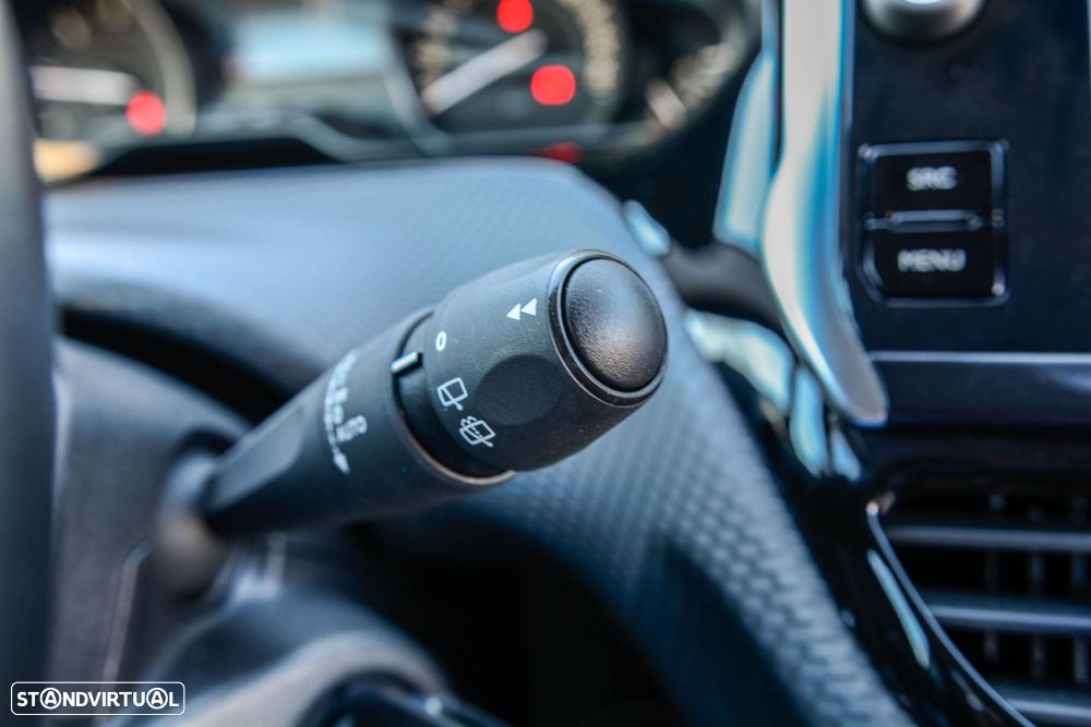 Peugeot 2008 1.5 BlueHDi Signature - 23