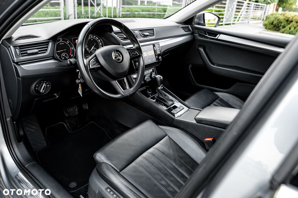 Skoda Superb 2.0 TDI 4x4 L&K DSG - 19