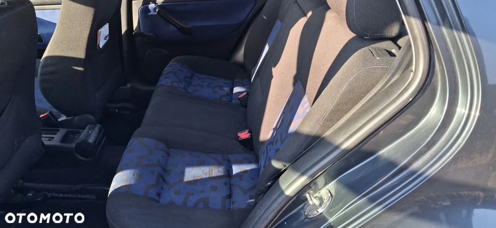 Volkswagen Golf 1.6 - 4