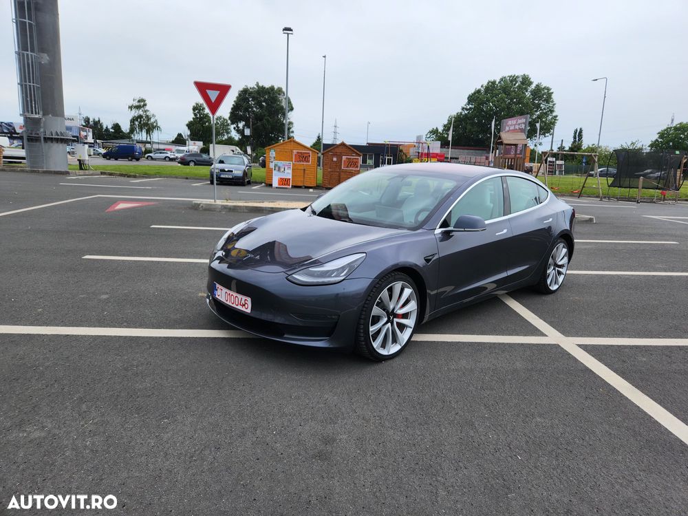Tesla Model 3 Langstreckenbatterie Allradantrieb Dual Motor Performance - 2