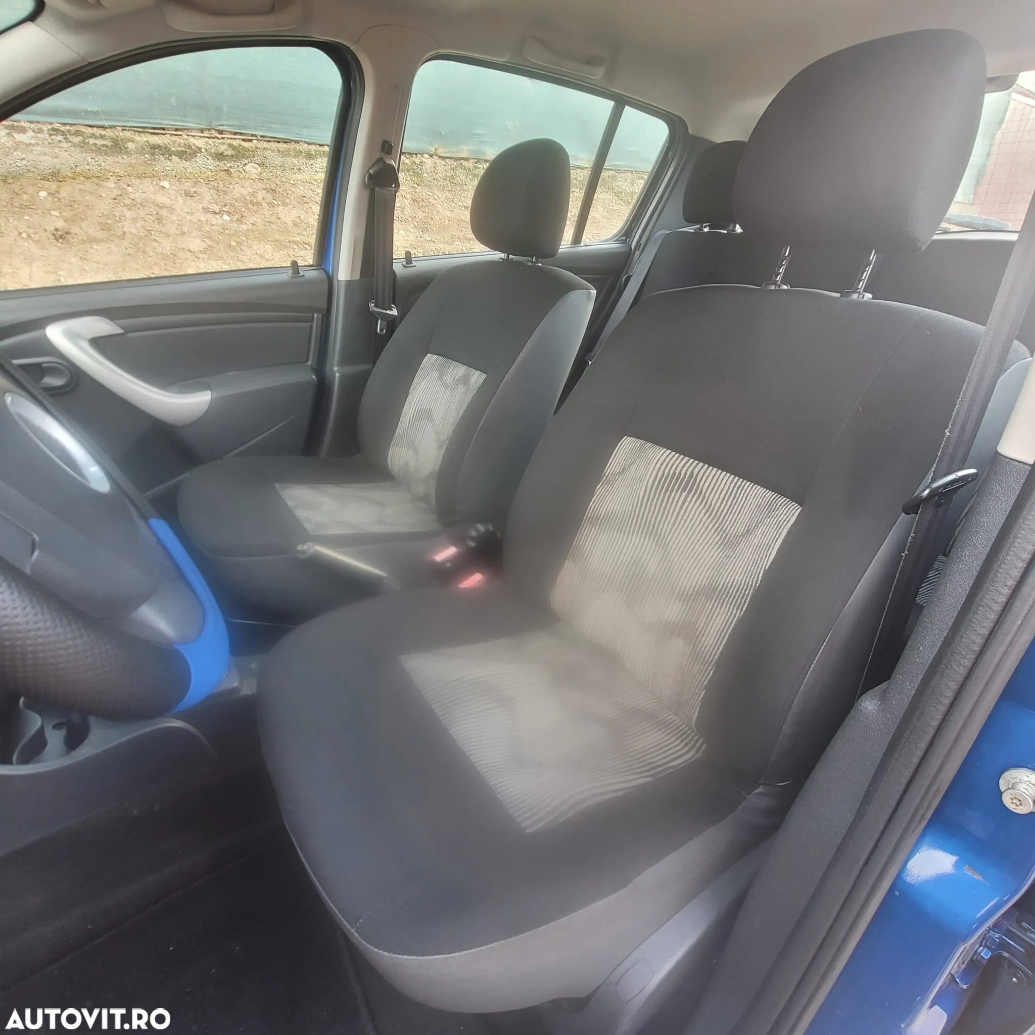 Dacia Sandero 1.2 16V 75 Laureate - 8