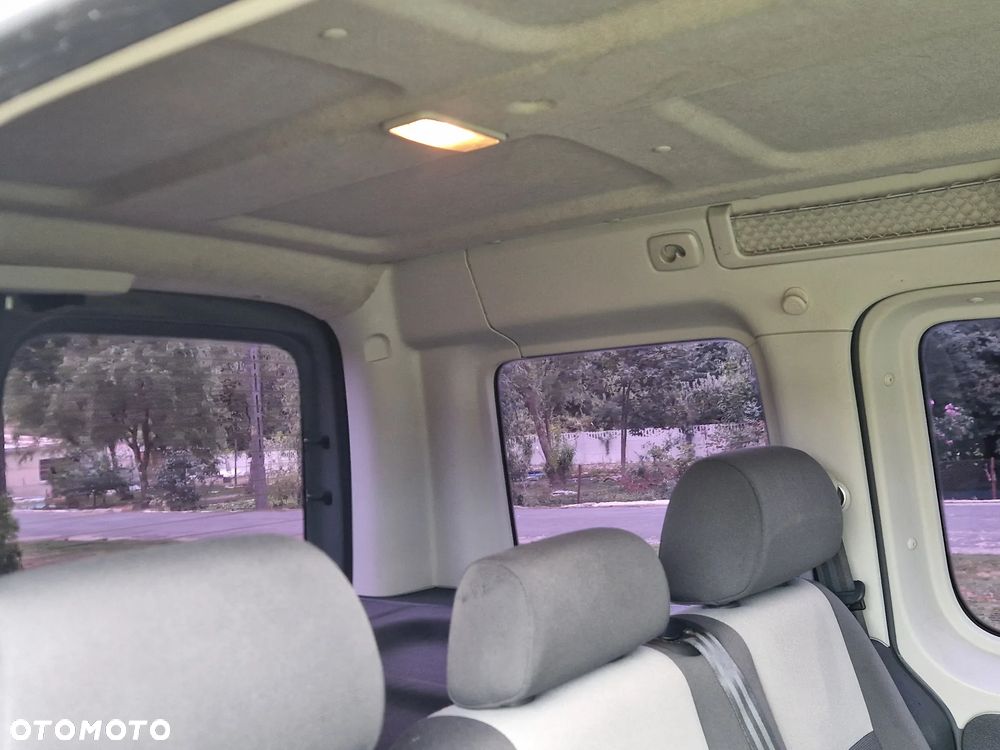 Volkswagen Caddy Comfortline DSG - 30