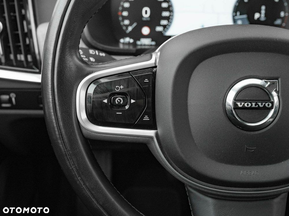 Volvo V90 Cross Country - 17