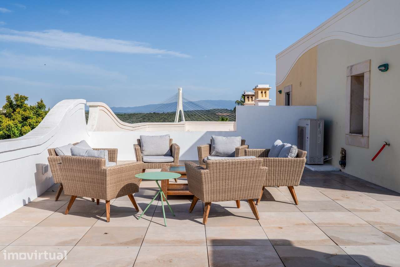 Apartamento T2 Moderno com Rooftop Privado & Vistas Panorâmicas - Grande imagem: 2/30