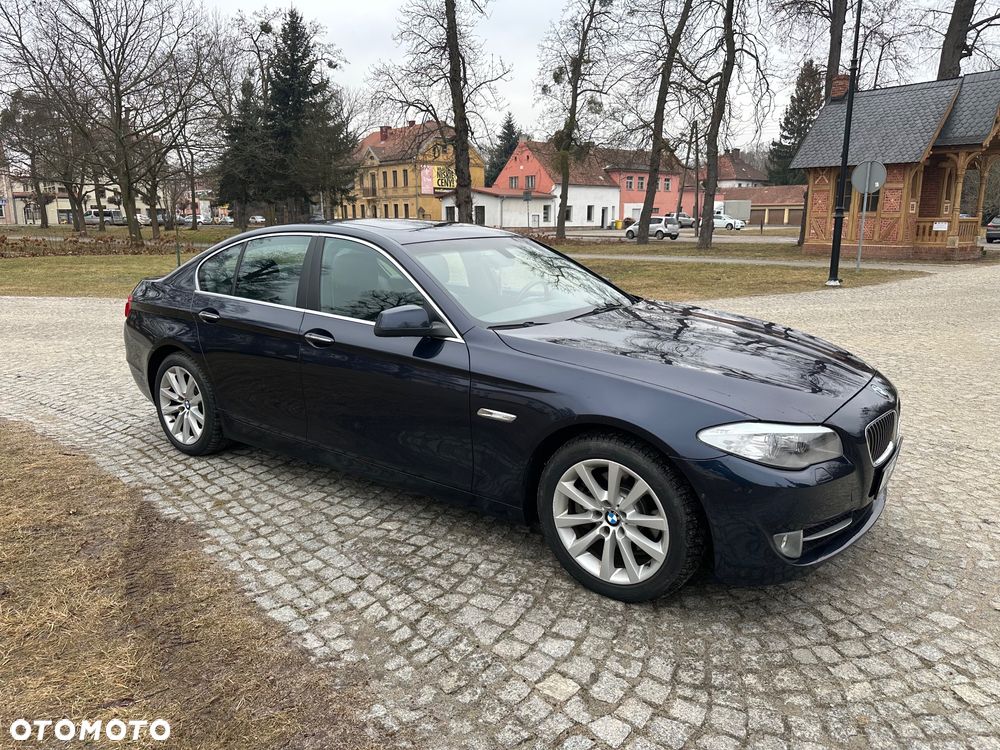 BMW Seria 5 528i xDrive Sport-Aut - 3
