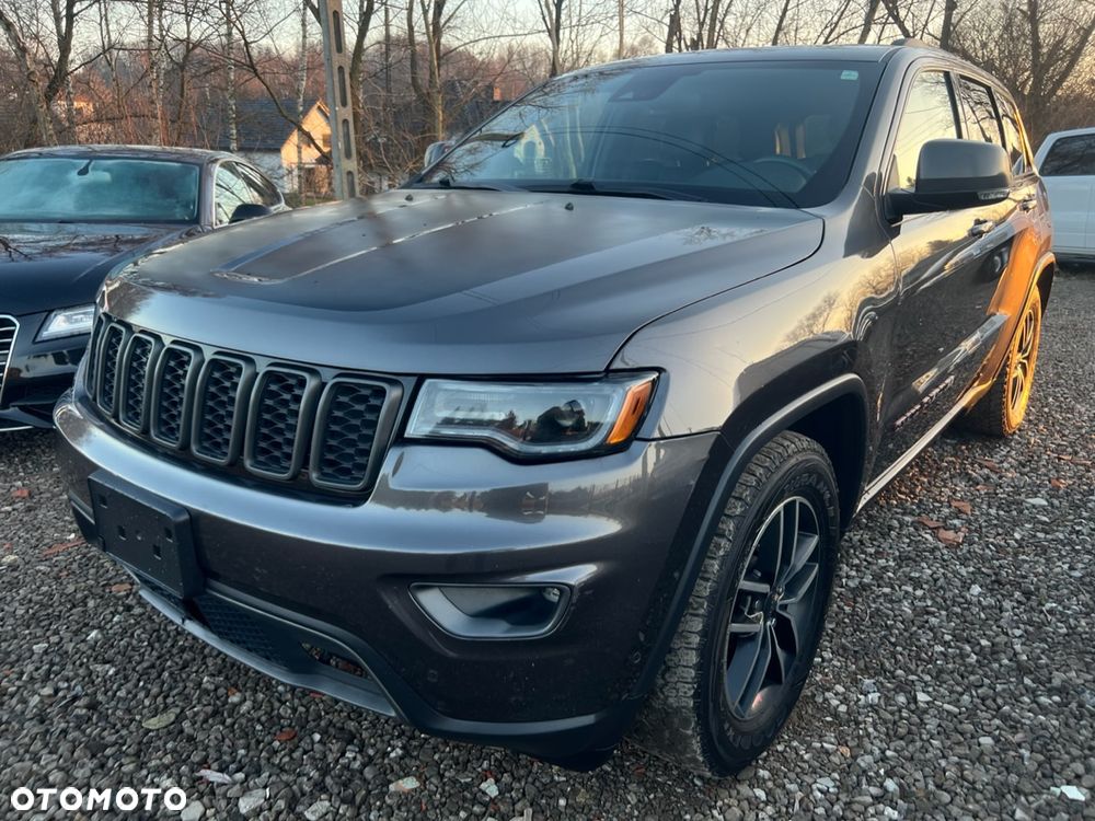 Jeep Grand Cherokee - 21
