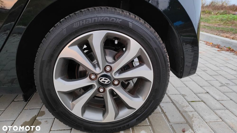 Hyundai i10 1.0 Fifa World Cup Edition - 23