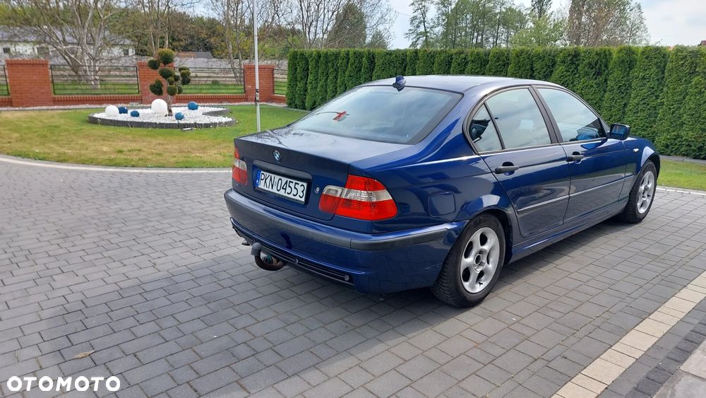 BMW Seria 3 318d - 4