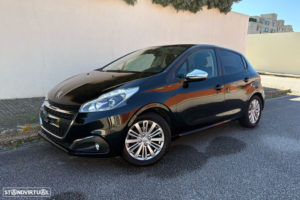 Peugeot 208 1.5 BlueHDi Signature - 1