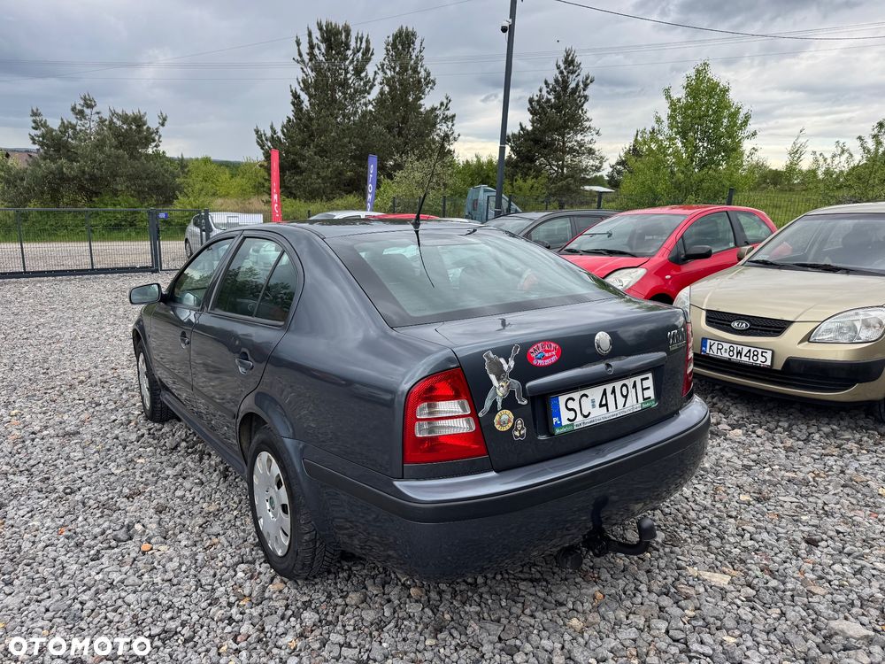 Skoda Octavia 1.6 Tour - 5