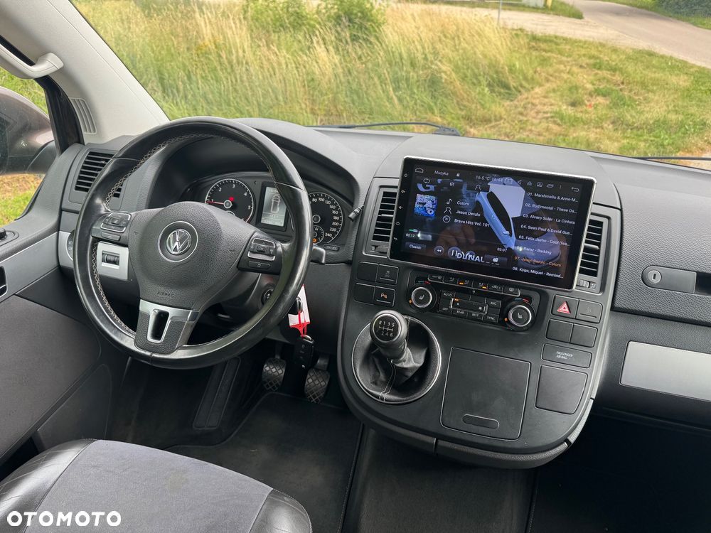 Volkswagen Multivan - 16
