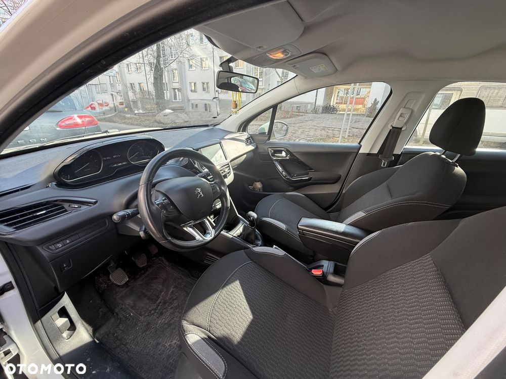 Peugeot 208 1.2 PureTech Active - 4