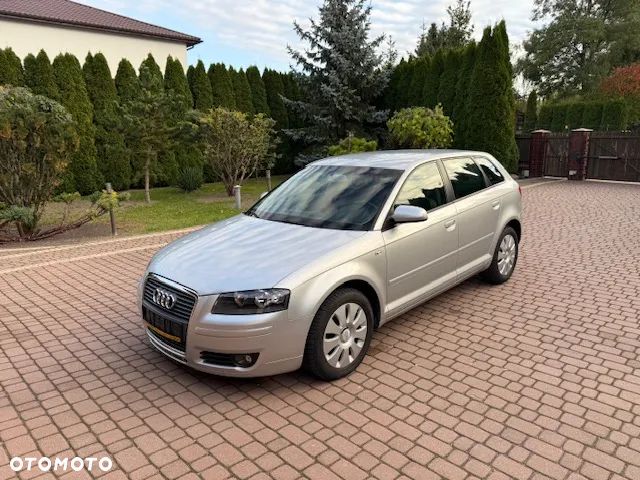 Audi A3 Sportback 2.0 TDI DPF (DSG) S tronic Ambiente - 4