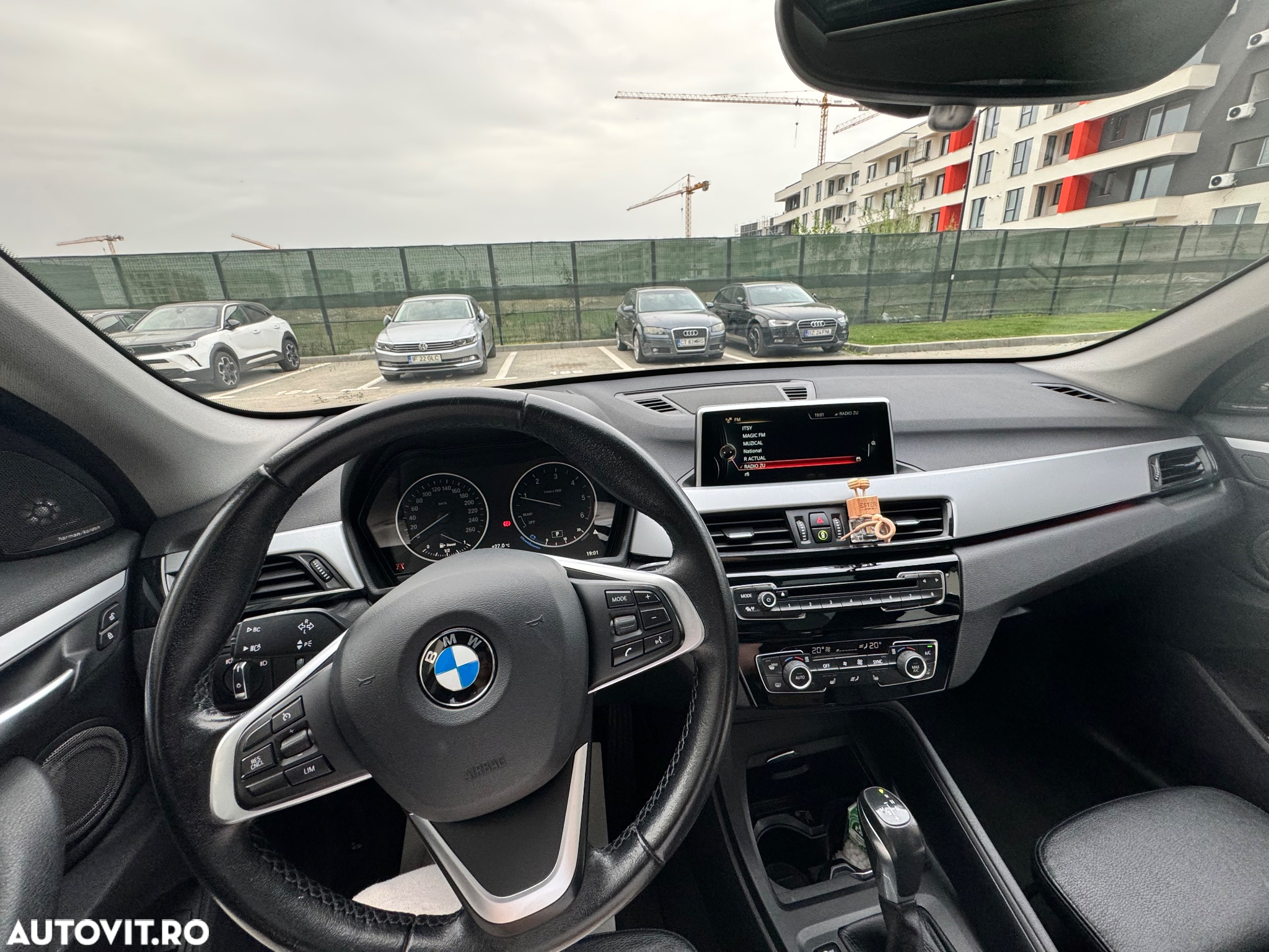 BMW X1 sDrive20d AT - 8