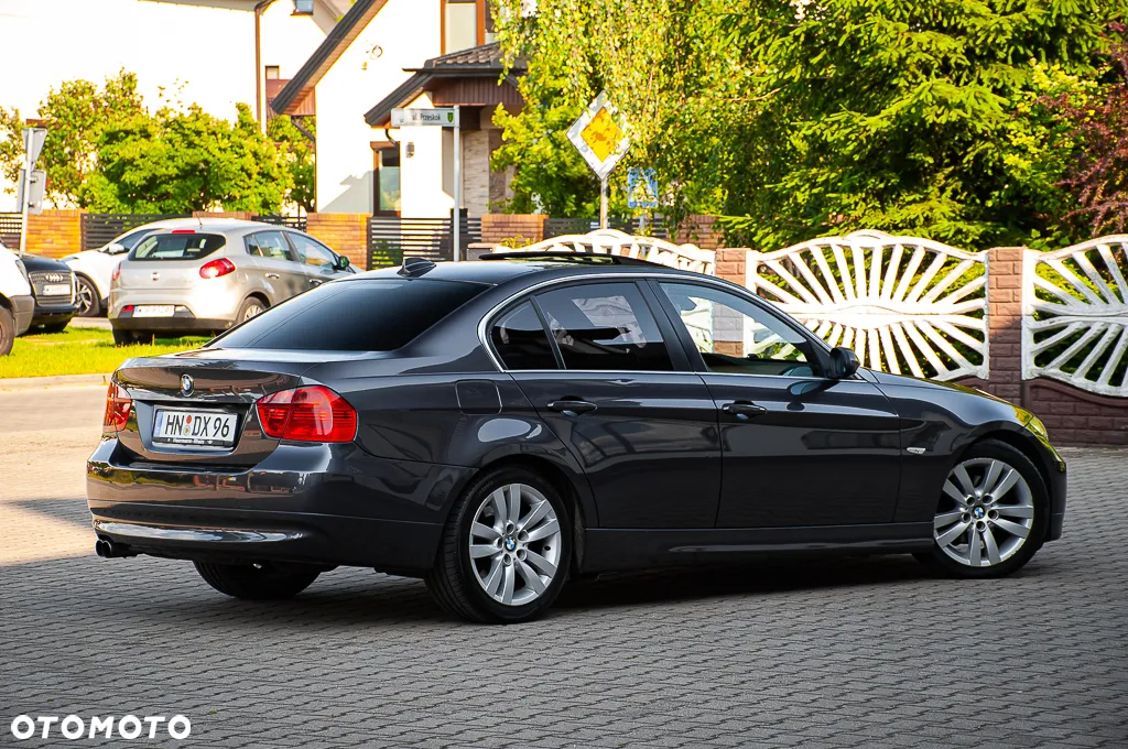 BMW Seria 3 325i - 7