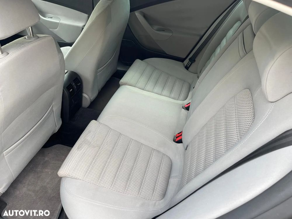 Volkswagen Passat - 10
