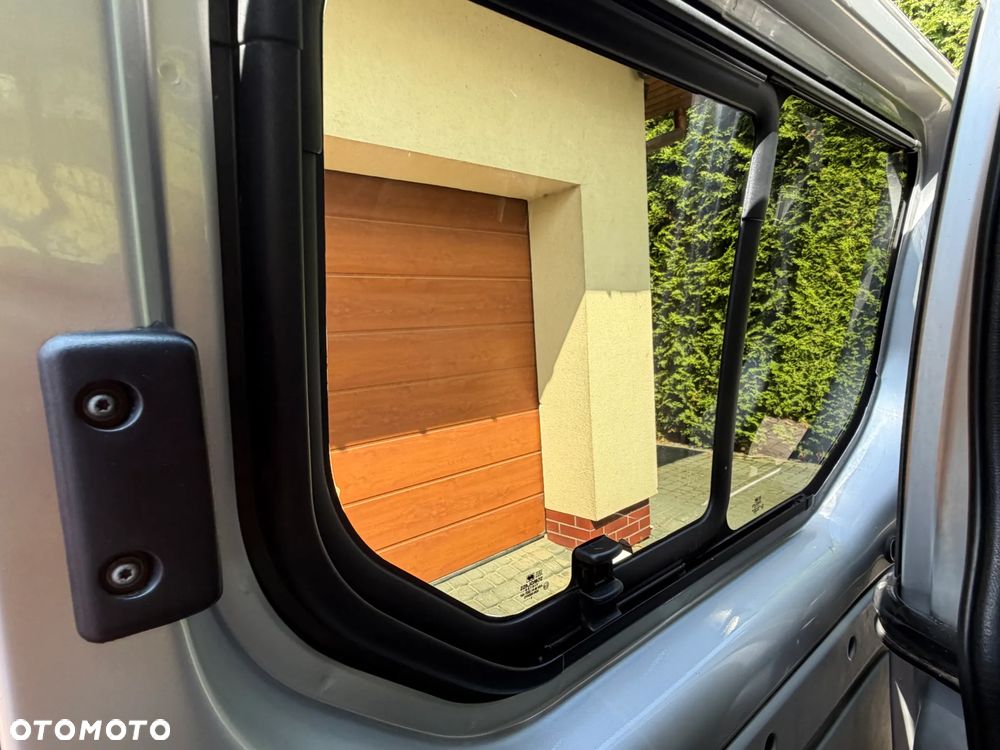 Renault Trafic Passenger - 33