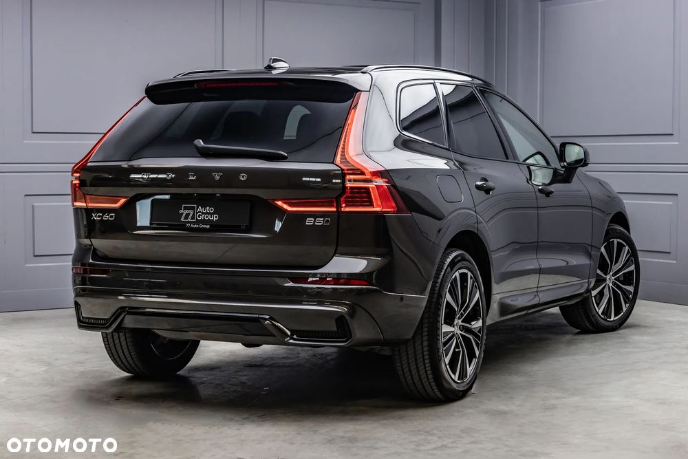 Volvo XC 60 B5 B AWD Ultimate Dark - 3