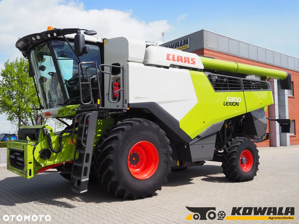 Claas Lexion 5300 + V680 - 2