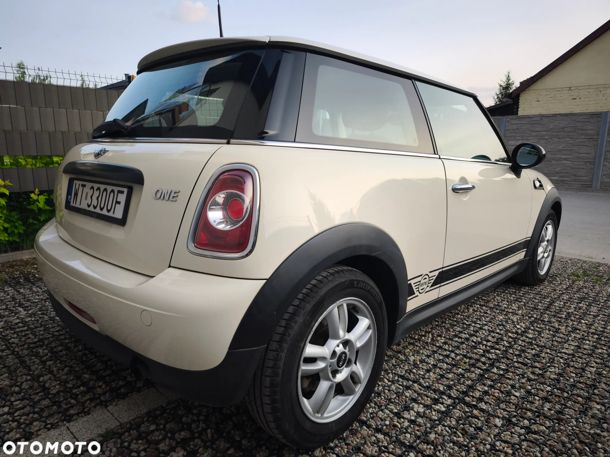 MINI ONE Standard - 3