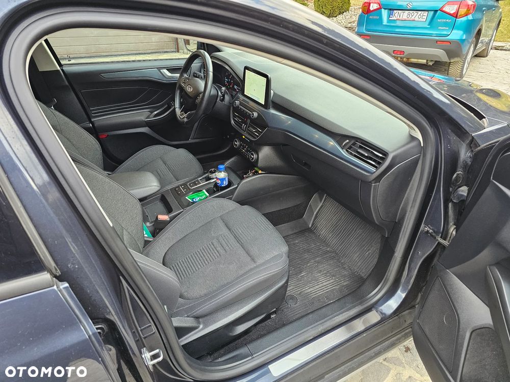 Ford Focus SW - 23