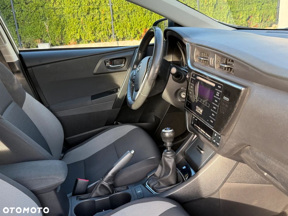 Toyota Auris - 15