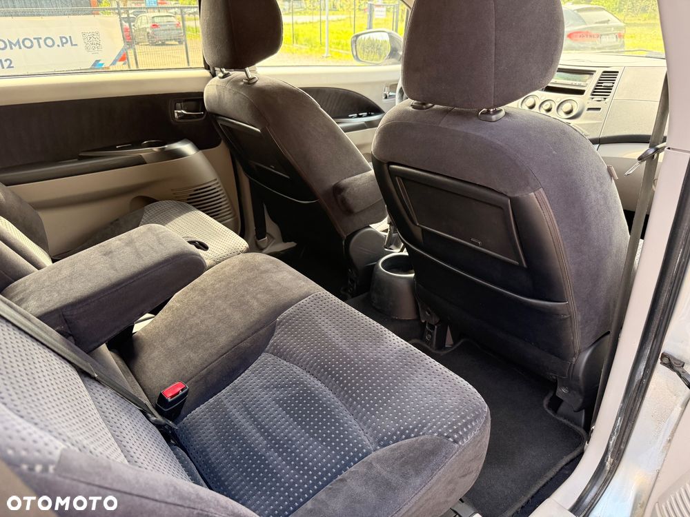 Mitsubishi Grandis 2.0 DI-D 7-Sitzer Intense - 25