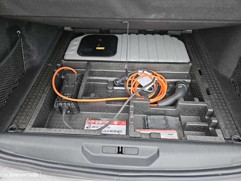 Peugeot 308 SW 1.6 Hybrid Allure Pack e-EAT8 - 11