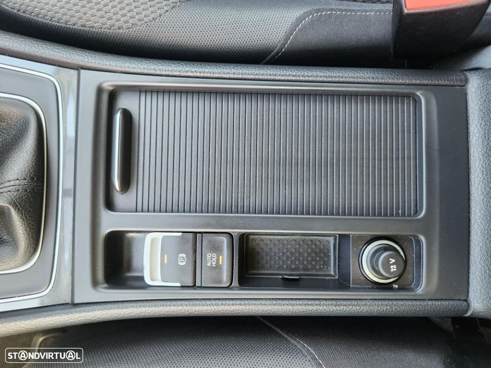 VW Golf Variant 1.6 TDi Highline - 38