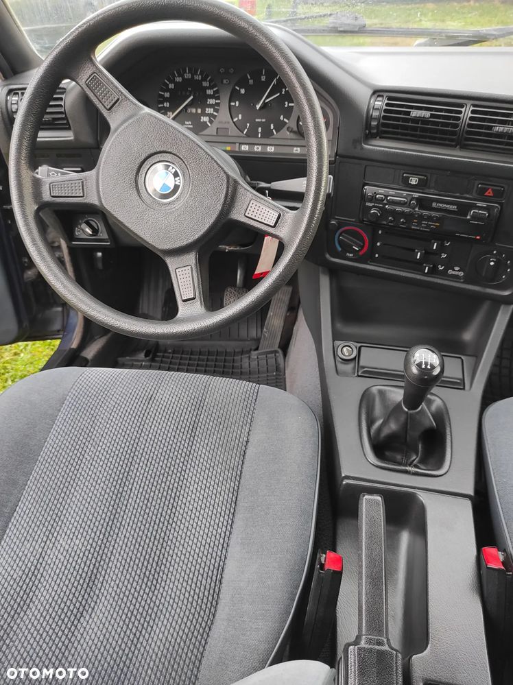 BMW Seria 3 316i - 21
