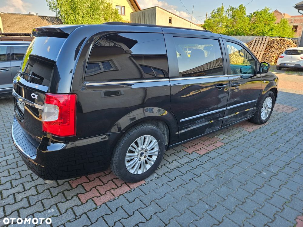 Lancia Voyager 2.8CRD Gold - 4