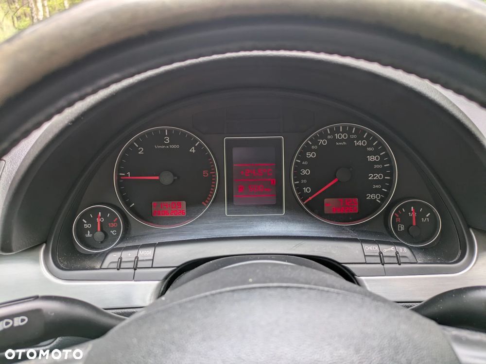 Audi A4 Avant 2.0 TDI DPF - 13
