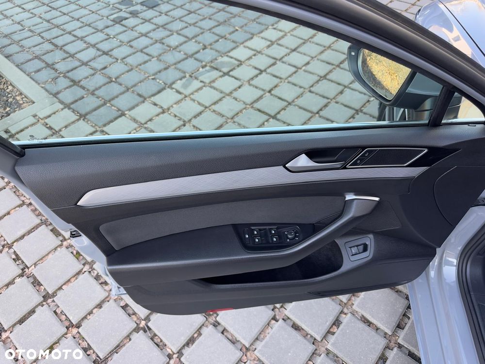 Volkswagen Passat Variant 2.0 TDI Business DSG - 10
