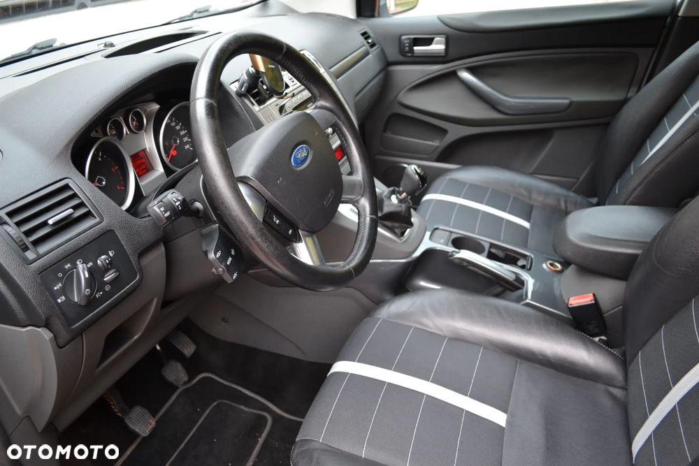 Ford Kuga - 30