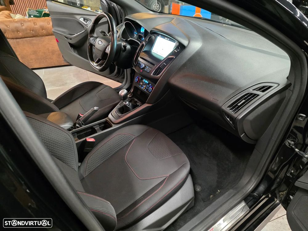 Ford Focus SW 1.5 TDCi ST-Line - 27