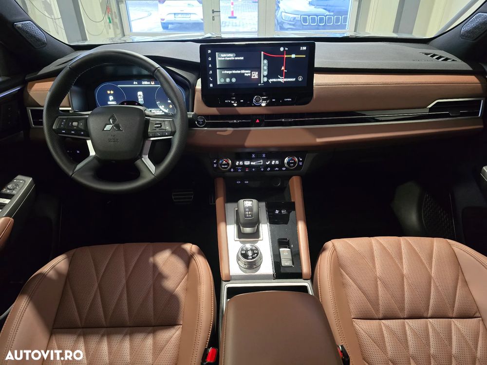 Mitsubishi Outlander - 12