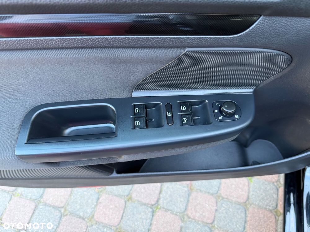 Volkswagen Golf 1.6 TDI DPF Team - 11