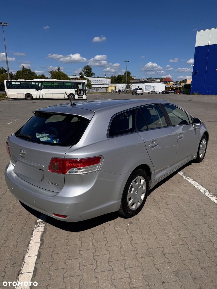 Toyota Avensis 1.8 Sol - 5