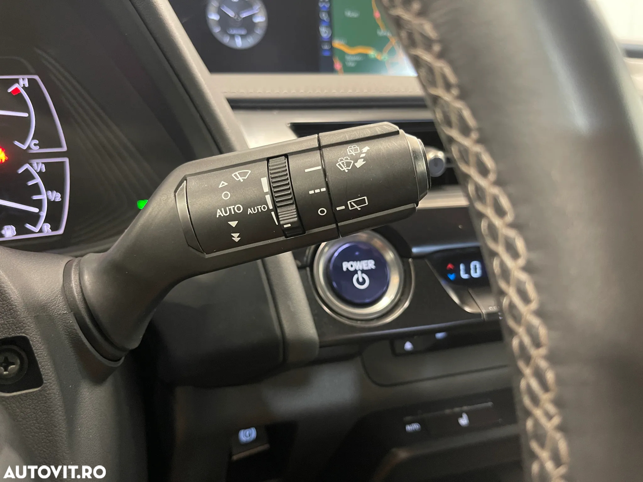 Lexus UX 250h (E-FOUR) Luxury Line - 20