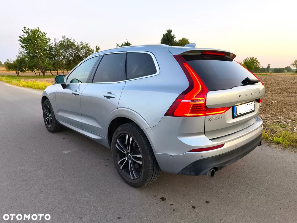 Volvo XC 60 T6 AWD Geartronic Momentum Pro - 3
