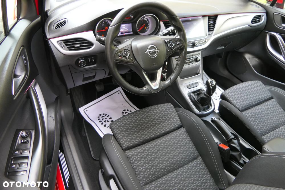 Opel Astra 1.4 Turbo Business - 17