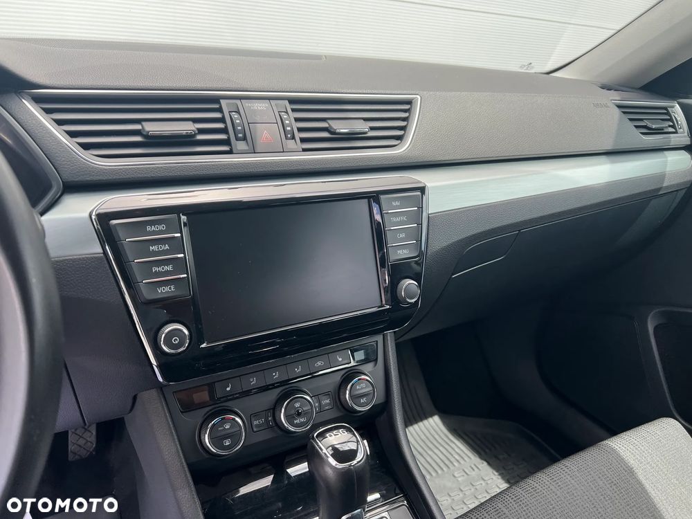 Skoda Superb 2.0 TDI Ambition DSG - 11