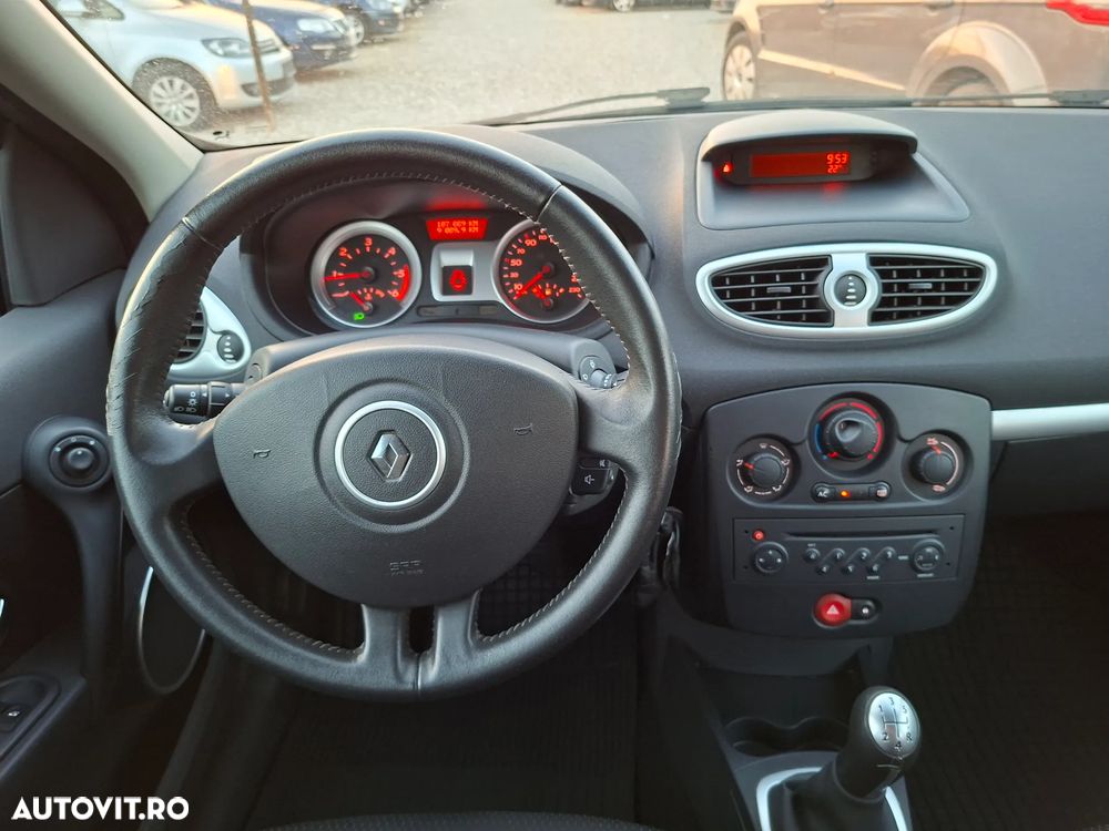 Renault Clio - 13