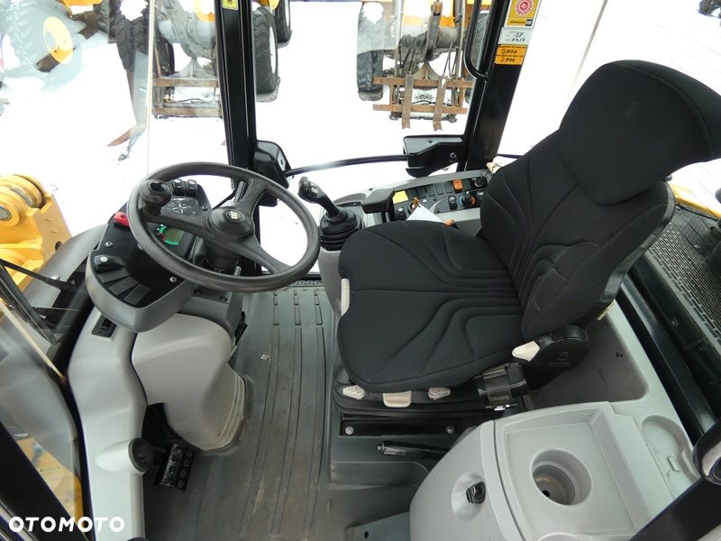 Caterpillar 906H Z Niemiec / Tylko 3,965mth / - 9