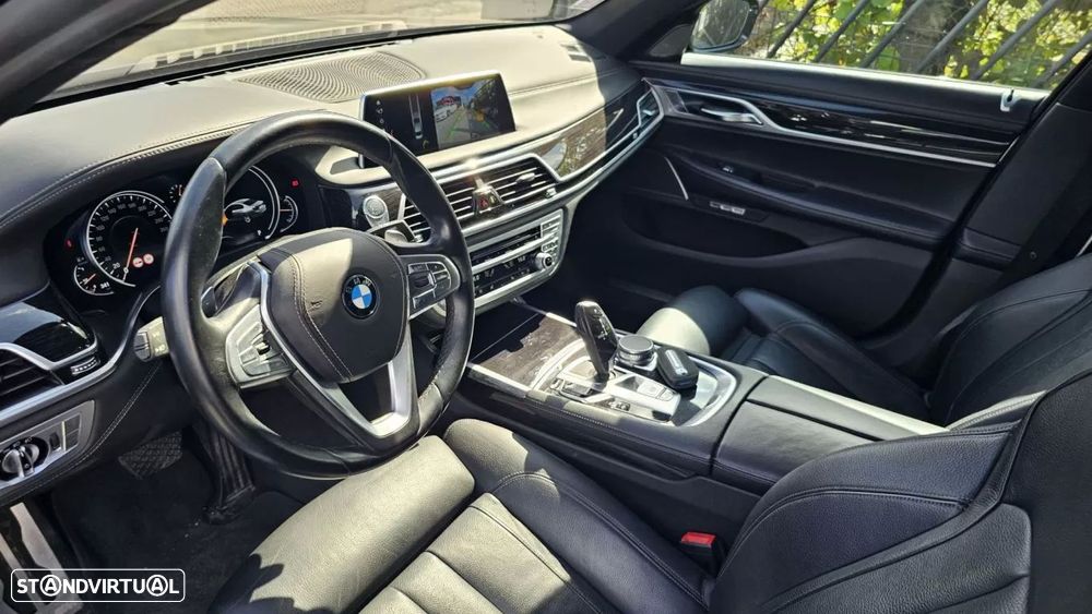 BMW 750 d xDrive Pack M - 26