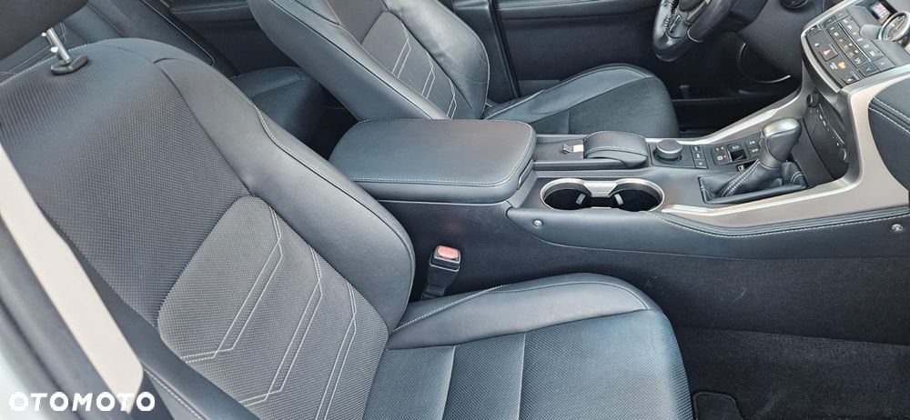 Lexus NX 300h Business Edition - 18