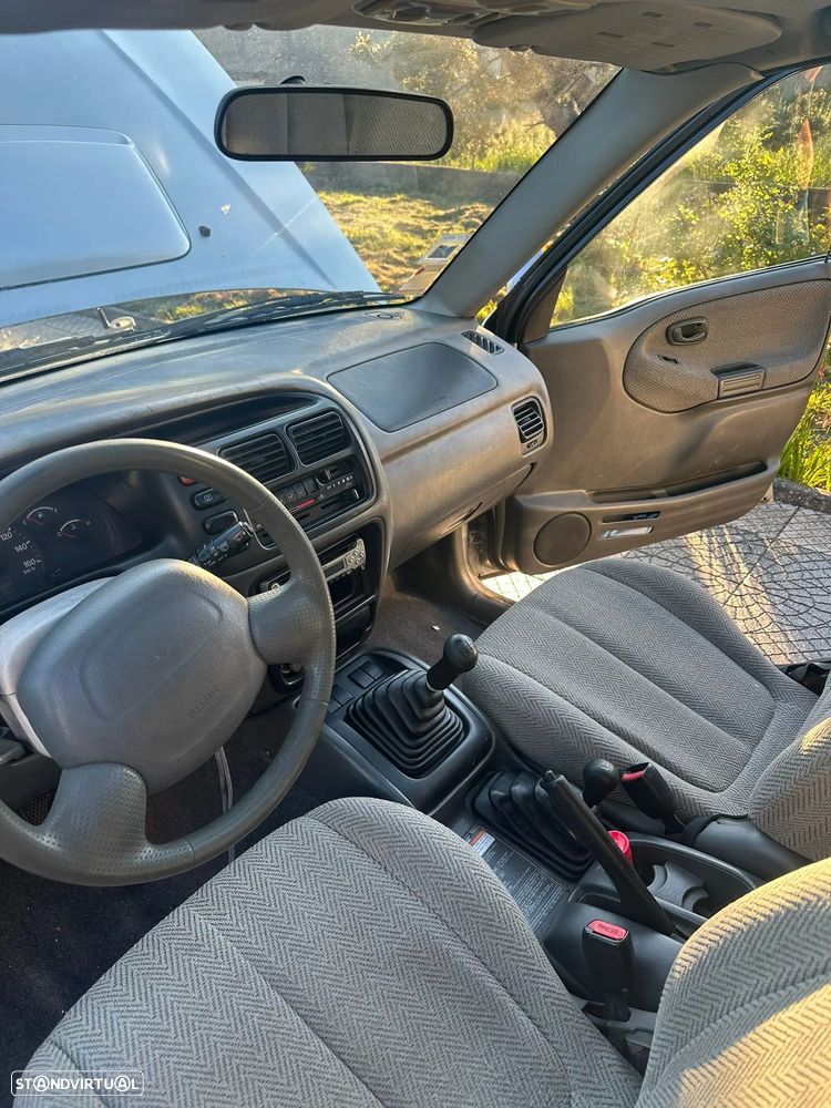 Suzuki Grand Vitara Metal Top 2.0 TDi - 6